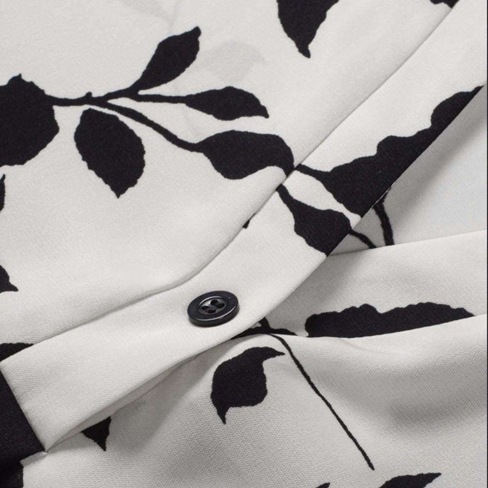 #22 1 Left! White & Black Floral V-Neck Top - Picture 4 of 11